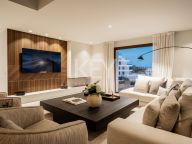 Villa for sale in Selwo, Estepona