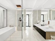 Apartment for sale in New Golden Mile, Estepona