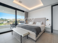 Villa for sale in Andalucia Alta, Nueva Andalucia