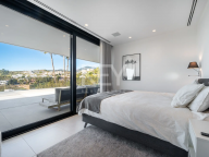 Villa for sale in Andalucia Alta, Nueva Andalucia