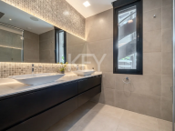 Villa for sale in Andalucia Alta, Nueva Andalucia