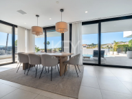 Villa for sale in Andalucia Alta, Nueva Andalucia