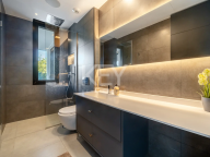 Villa for sale in Andalucia Alta, Nueva Andalucia