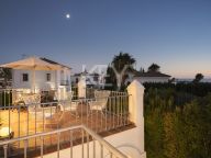 Villa for sale in Estepona