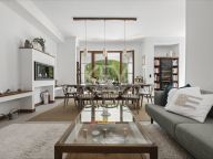 Villa for sale in Estepona