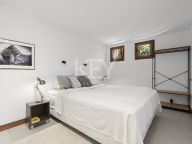 Villa for sale in Estepona