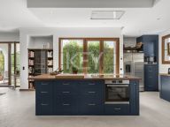 Villa for sale in Estepona