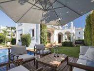 Villa for sale in Estepona