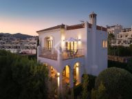 Villa for sale in Estepona