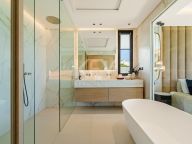 Villa for sale in Linda Vista Baja, San Pedro de Alcantara