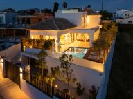 Villa for sale in Linda Vista Baja, San Pedro de Alcantara