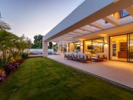 Villa for sale in Linda Vista Baja, San Pedro de Alcantara