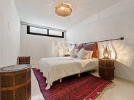 Villa for sale in Nueva Andalucia