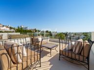 Villa for sale in Nueva Andalucia