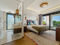 Villa for sale in Nueva Andalucia