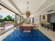 Villa for sale in Nueva Andalucia