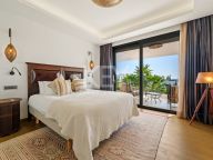 Villa for sale in Nueva Andalucia