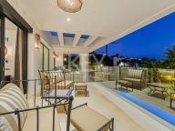 Villa for sale in Nueva Andalucia