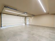 Villa for sale in Nueva Andalucia