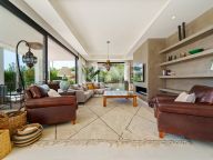 Villa for sale in Nueva Andalucia