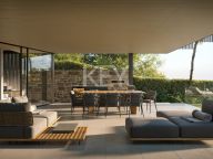 Villa for sale in La Cerquilla, Nueva Andalucia