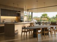 Villa for sale in La Cerquilla, Nueva Andalucia