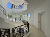 Villa for sale in Los Flamingos Golf, Benahavis