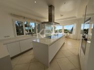Villa for sale in Los Flamingos Golf, Benahavis
