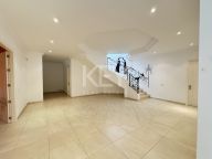 Villa for sale in Los Flamingos Golf, Benahavis