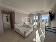 Villa for sale in Los Flamingos Golf, Benahavis