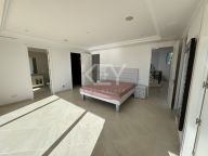 Villa for sale in Los Flamingos Golf, Benahavis