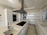 Villa for sale in Los Flamingos Golf, Benahavis