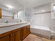 Villa for sale in Benamara, Estepona