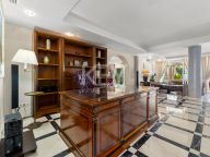 Villa for sale in Benamara, Estepona