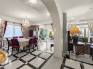 Villa for sale in Benamara, Estepona