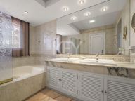 Villa for sale in Benamara, Estepona