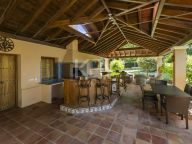 Villa for sale in Benamara, Estepona