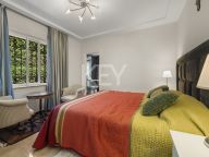 Villa for sale in Benamara, Estepona