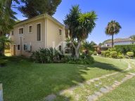 Villa for sale in Benamara, Estepona