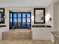 Villa for sale in Monte Mayor, Benahavis