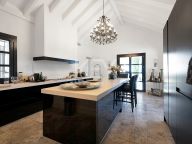 Villa for sale in Monte Mayor, Benahavis