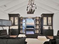 Villa for sale in Monte Mayor, Benahavis