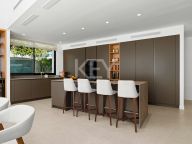 Villa for sale in Nueva Andalucia