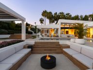 Villa for sale in Nueva Andalucia