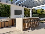 Villa for sale in Nueva Andalucia