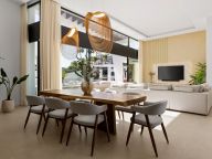 Villa for sale in Nueva Andalucia