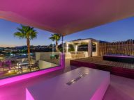 Villa for sale in Nueva Andalucia