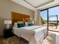 Villa for sale in Nueva Andalucia