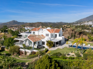 Villa for sale in Benahavis
