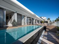 Villa for sale in Estepona